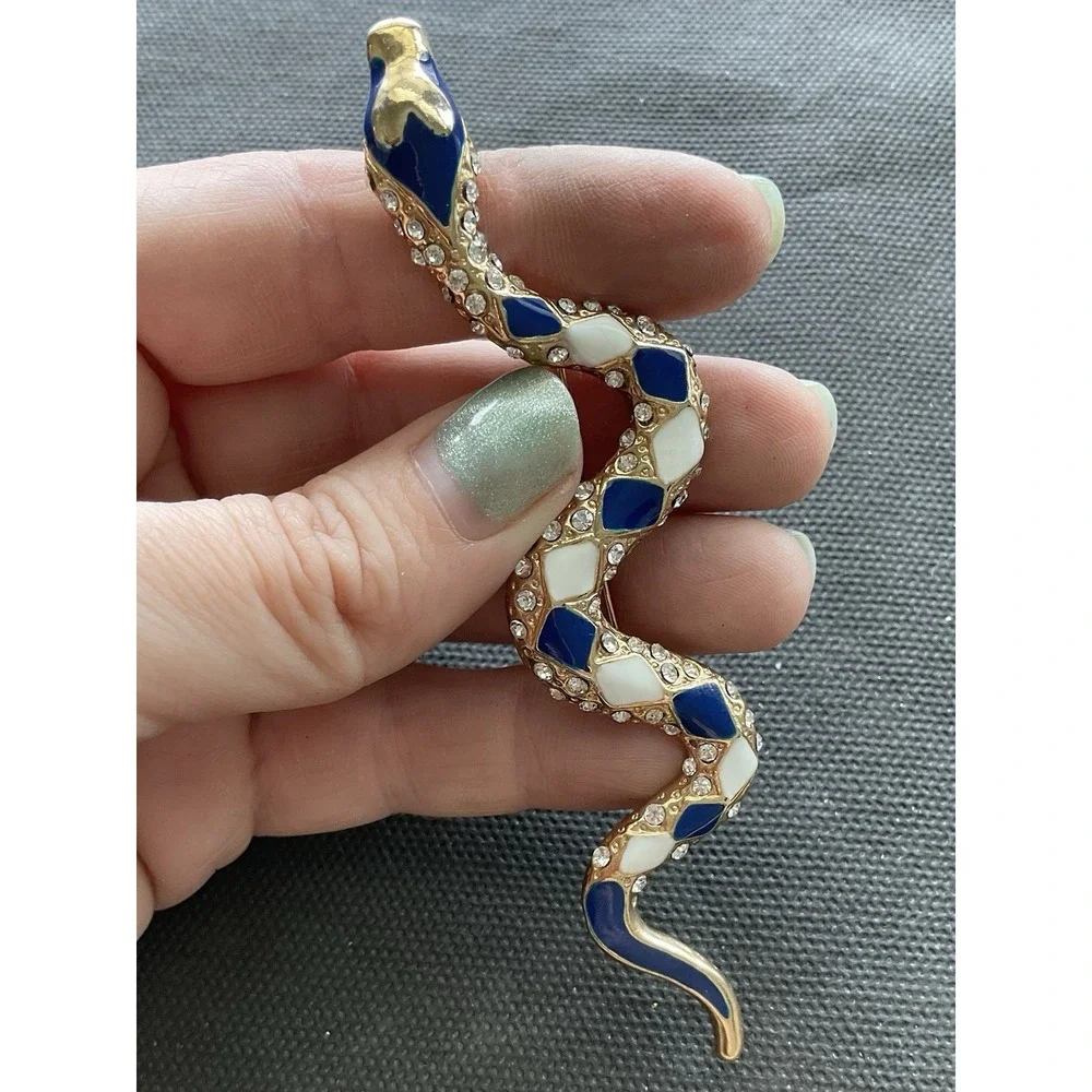 Vintage Gold Tone Snake Brooch Pin Blue White Enamel Rhinestones - Picture 8 of 8